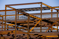 浅谈钢结构加工过程中预防焊接变形的方法有哪些？