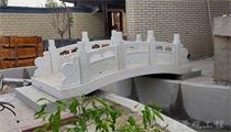 新疆石桥雕塑