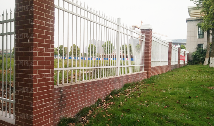 锌钢护栏栏杆的耐用性如何？