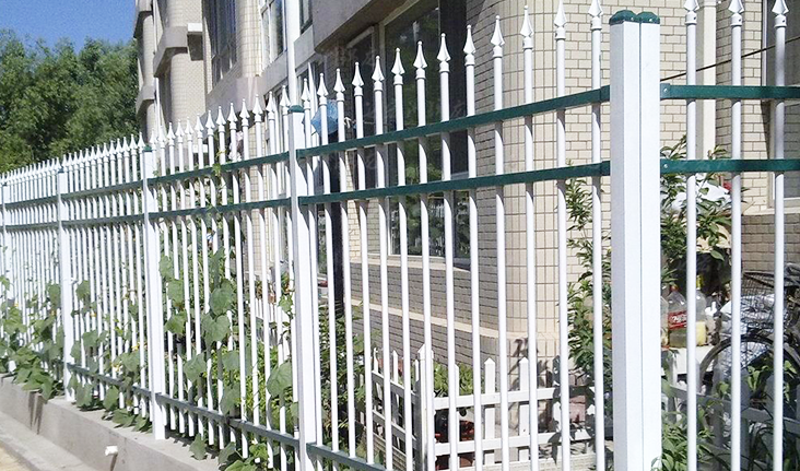如何正确安装锌钢防护栏以确保安全性？