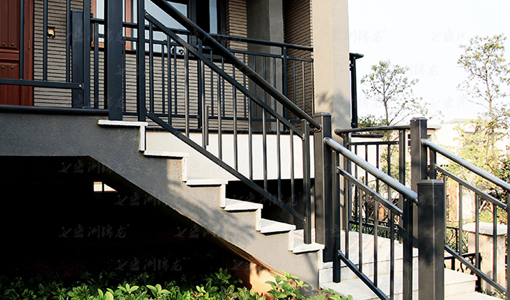 如何判断锌钢楼梯扶手的质量好坏？